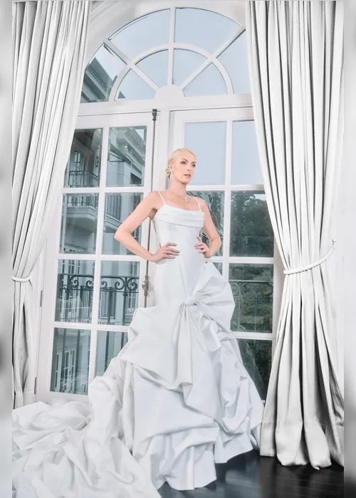 
				Ana Hickmann e Edu Guedes oficializam casamento em fazenda; veja fotos
			
			
