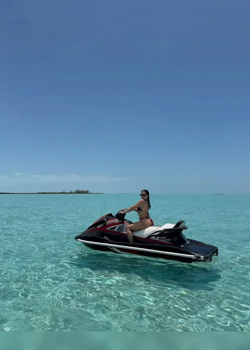 
				Demi Lovato posa de biquíni nas Bahamas antes do Rock in Rio
			
			