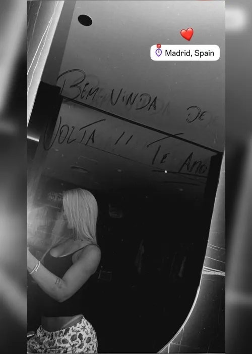 
				Foto: Virginia chega a Madri e é recebida com declaração romântica de Vini
			
			