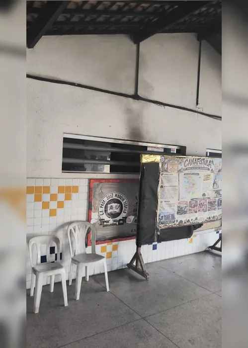 
				Incêndio atinge sala de escola em Arapiraca; aulas serão suspensas até terça-feira
			
			