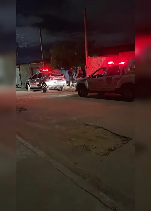 
				Jovem é morto a tiros durante ataque em Arapiraca; duas mulheres ficam feridas
			
			