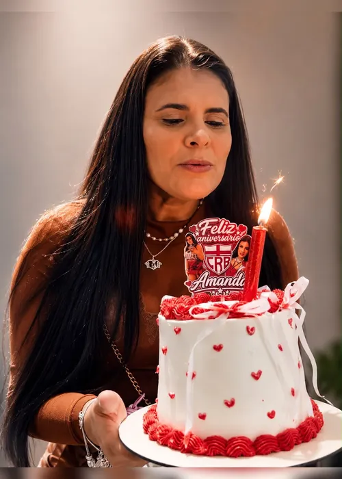 
				Quem era Amanda Ruanny, mãe de dois meninos morta após tiro disparado por PM em Maceió
			
			