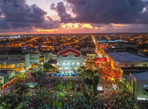 Lula volta à Praça Deodoro quase 4 anos após percorrer o Centro de Maceió; veja imagens e relembre o discurso
