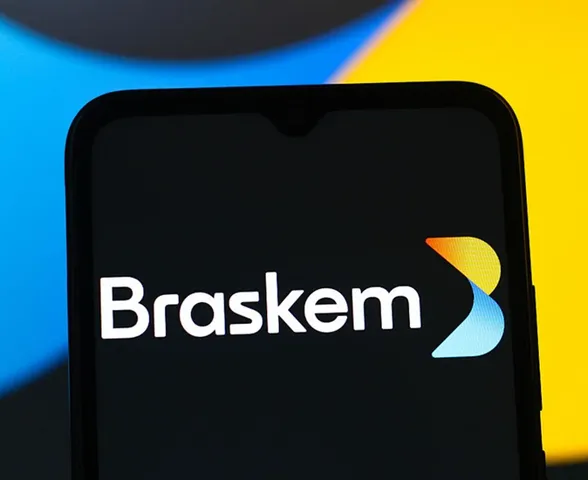 Ações da Braskem caem na Bolsa com pedido de recuperação extrajudicial