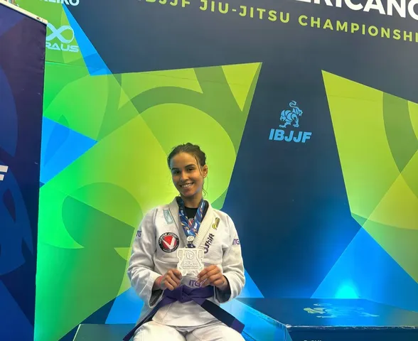 Atleta do Jiu-Jítsu, alagoana Anavivian conquista prata no Sul-Americano