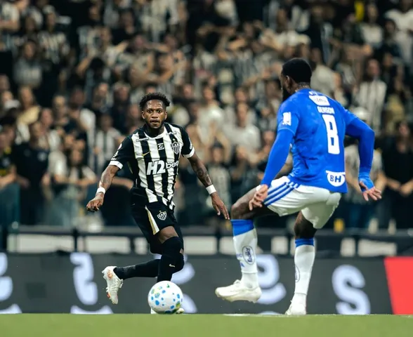 Atlético-MG vence Cruzeiro de virada e vai à semifinal da Copa do Brasil