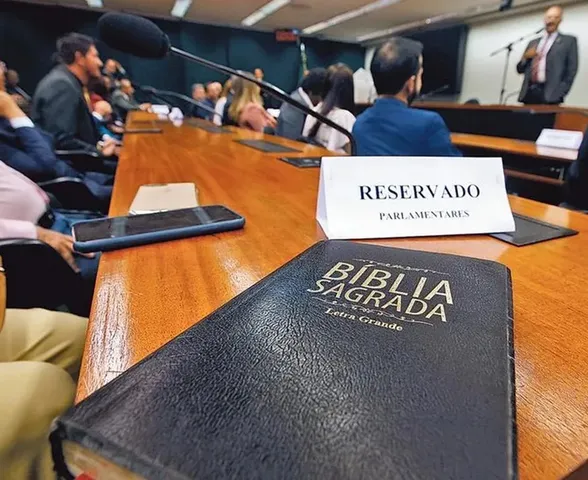 Bancada evangélica quer retomar PL que retira título de Nossa Senhora Aparecida como padroeira do Brasil