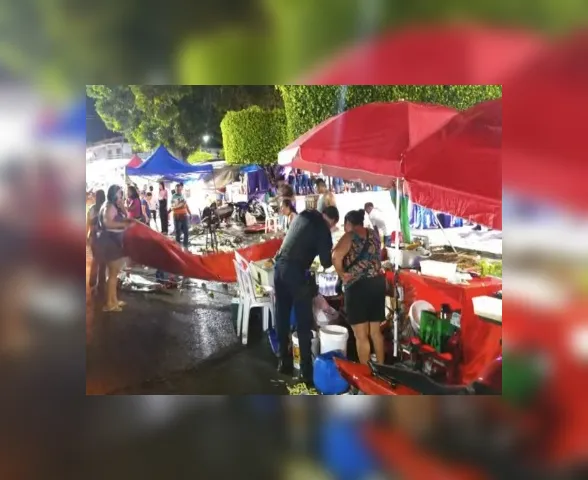 Carro atinge barracas de comida e deixa feridos durante evento em Joaquim Gomes