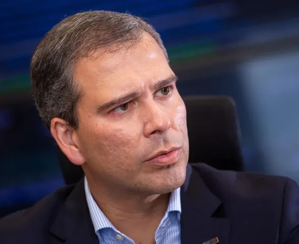 Caso Master: TCDF bloqueia R$ 2,7 bilhões de ex-presidente do BRB e mais 4