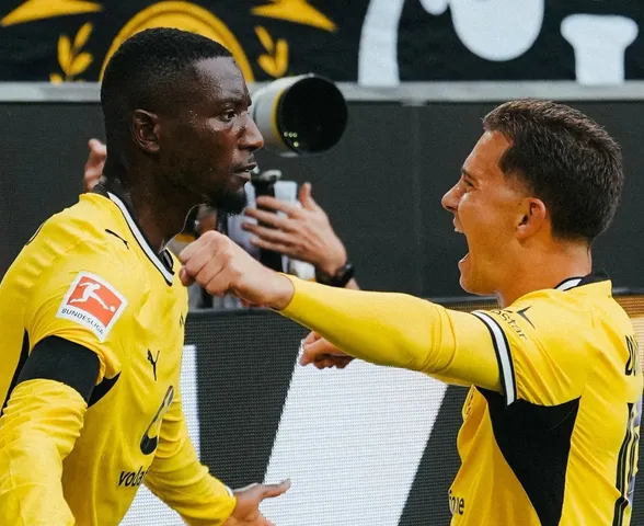 Com um a menos, Borussia Dortumund vence Hamburgo em estreia na Bundesliga
