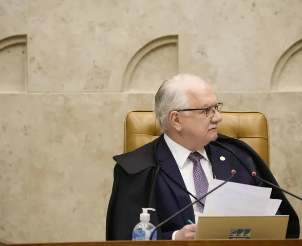 Fachin determina que PGR e Mendonça se manifestem sobre acusações de Moraes