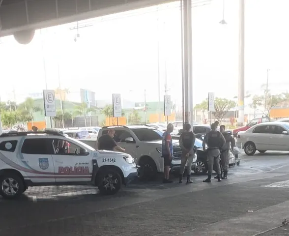 Homem foge durante apreensão de caminhonete e é perseguido pela PM em Maceió