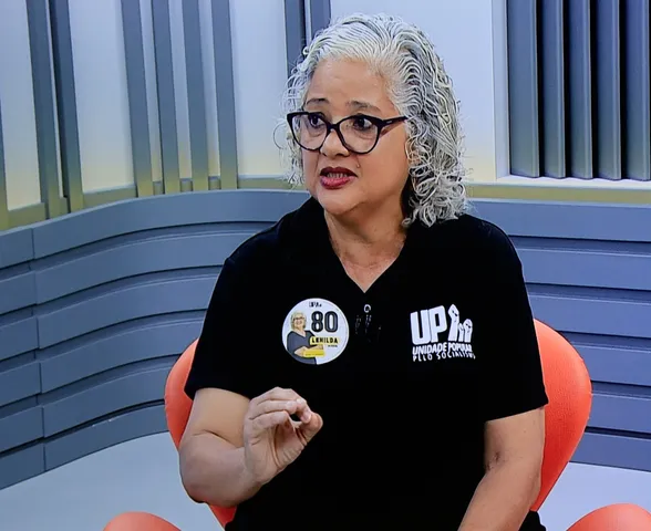 Lenilda Luna defende socialismo, estatização de serviços e desmilitarização da polícia