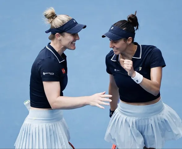 Luisa Stefani e Gabriela Dabrowski avançam no US Open com vitória em sets diretos