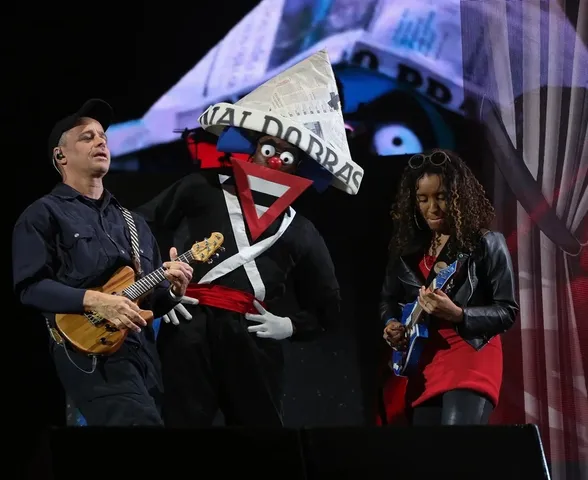 Público passa mal com spray lançado em show do Baiana System no Rock in Rio