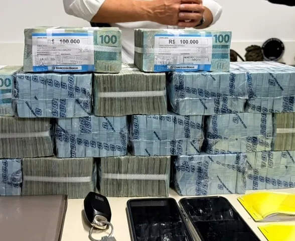 R$ 2 milhões em espécie, Ceilurb e caixa dois: entenda o embate entre Renan Filho e JHC