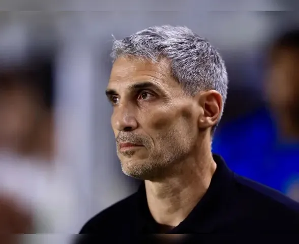 Racing anuncia saída do técnico Juan Pablo Vojvoda, ex-Santos e Fortaleza