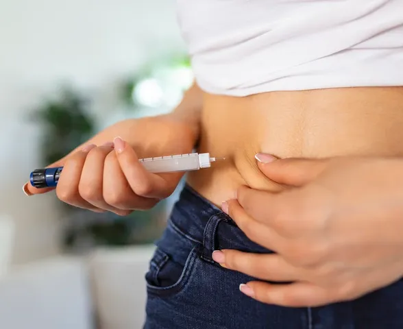 Usa caneta emagrecedora? Nutrólogo revela o que não pode faltar na dieta