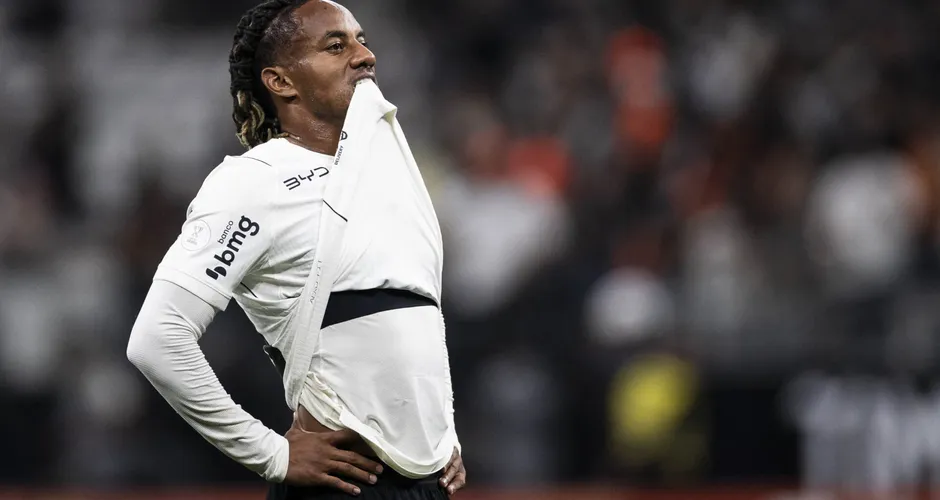 Diniz revela motivos de Carrillo não ter jogado clássico contra o Santos 