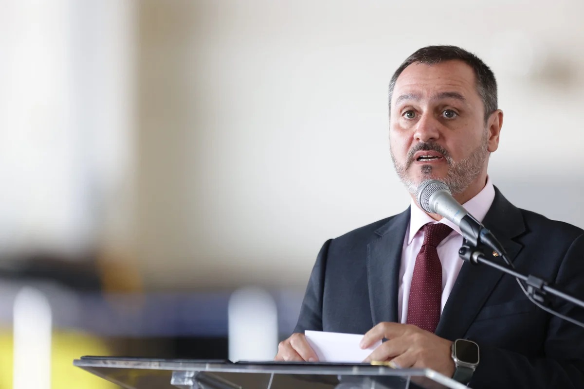 AGU vai recorrer ao STF de decisão de Mendonça