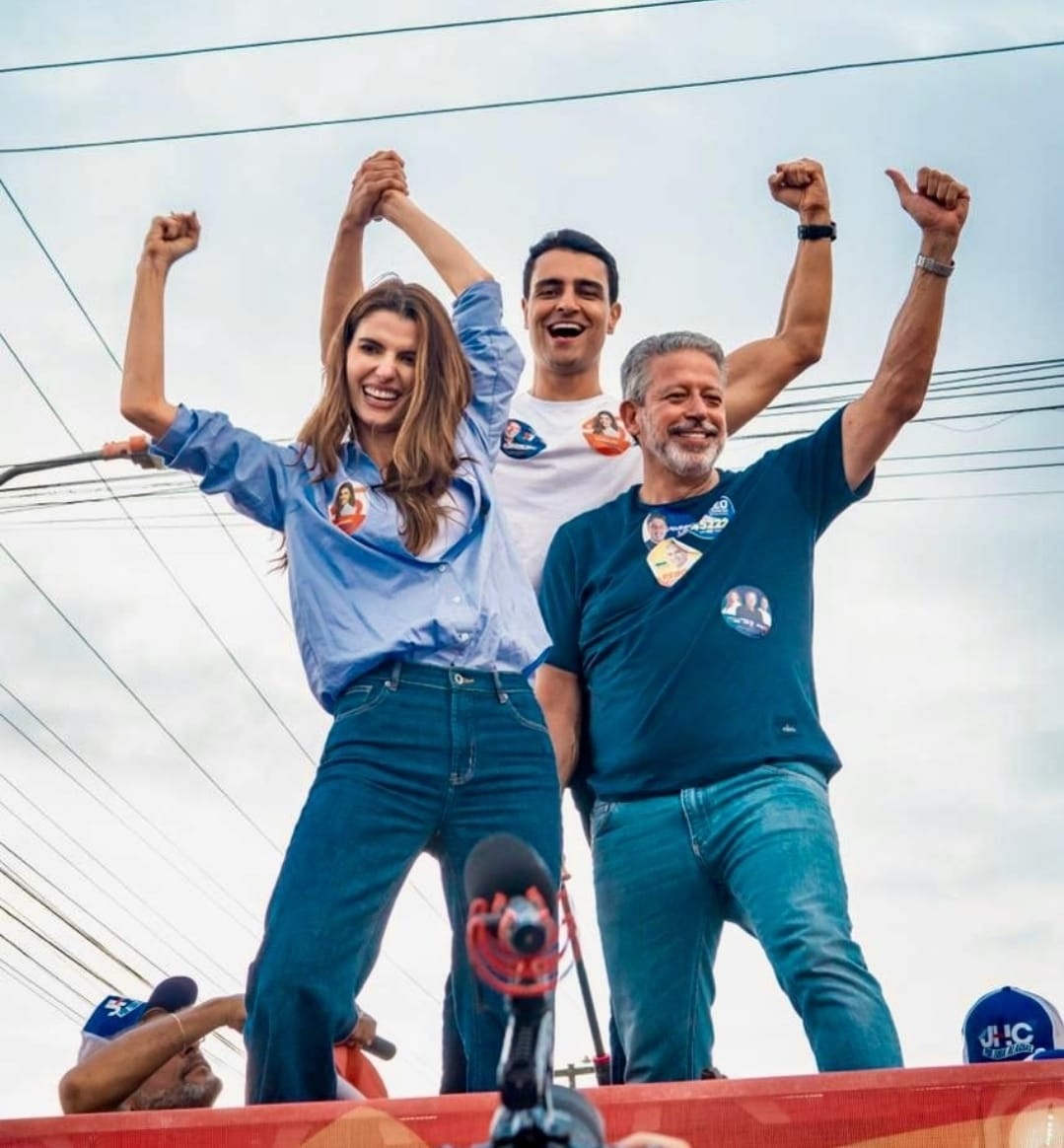 Arthur reúne JHC e Marina em caravana por quatro cidades da Zona da Mata