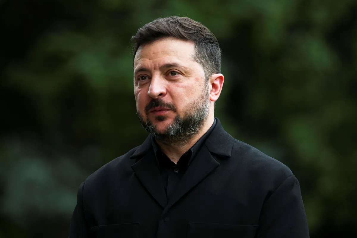 Avião de Zelensky quase foi atingido por drone, diz premiê da Noruega