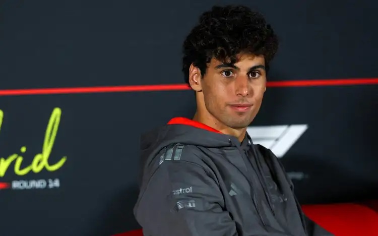 Bortoleto é punido pela F1 e cai para a última posição no GP do Azerbaijão