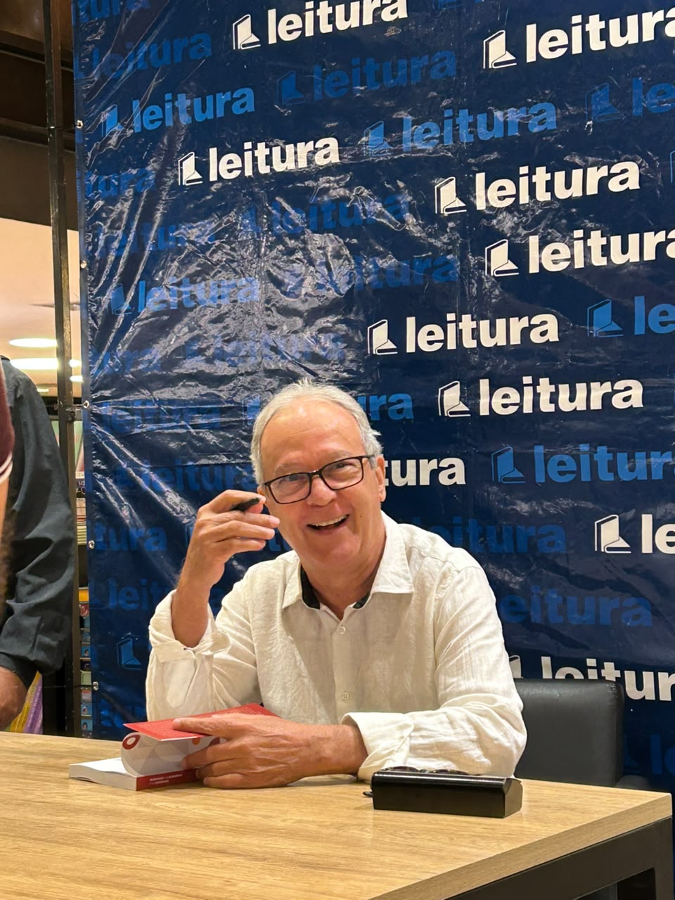 Cícero Péricles lança livro sobre mudanças na economia e sociedade alagoana
