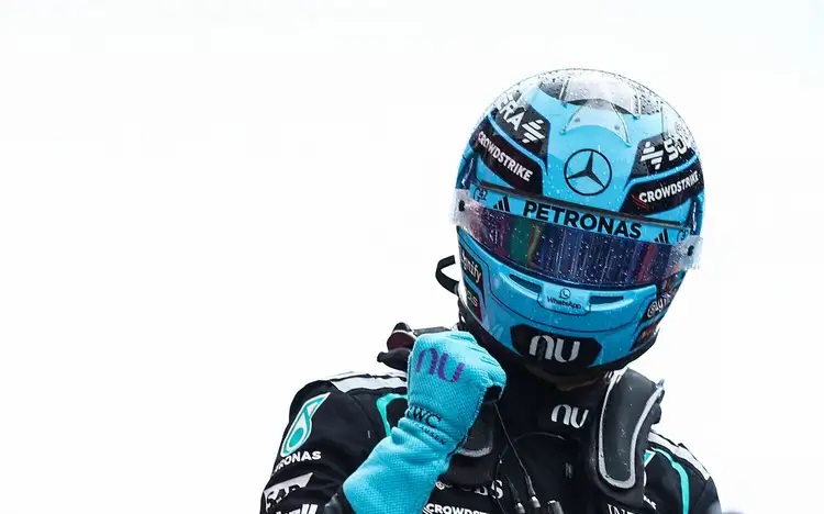 Com batida de Antonelli, Russell conquista pole do GP do Azerbaijão