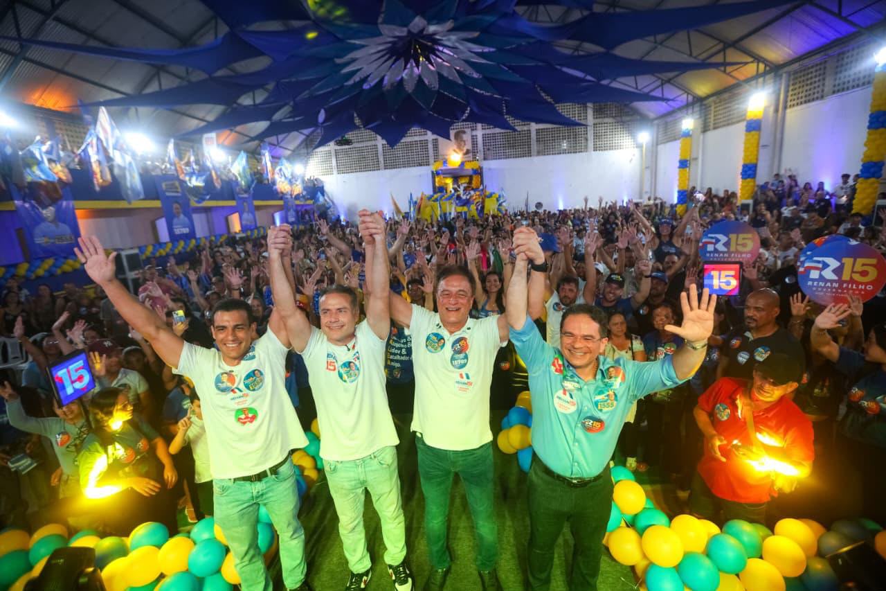 Com Galba e Marcelo Victor, Renan Filho lota ginásio no Tabuleiro