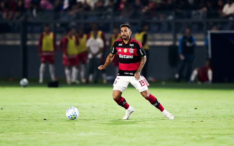 Danilo rebate rumores e destaca ambiente coeso no Flamengo
