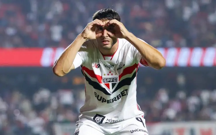 Estrela de Calleri brilha, e São Paulo vence o Inter
