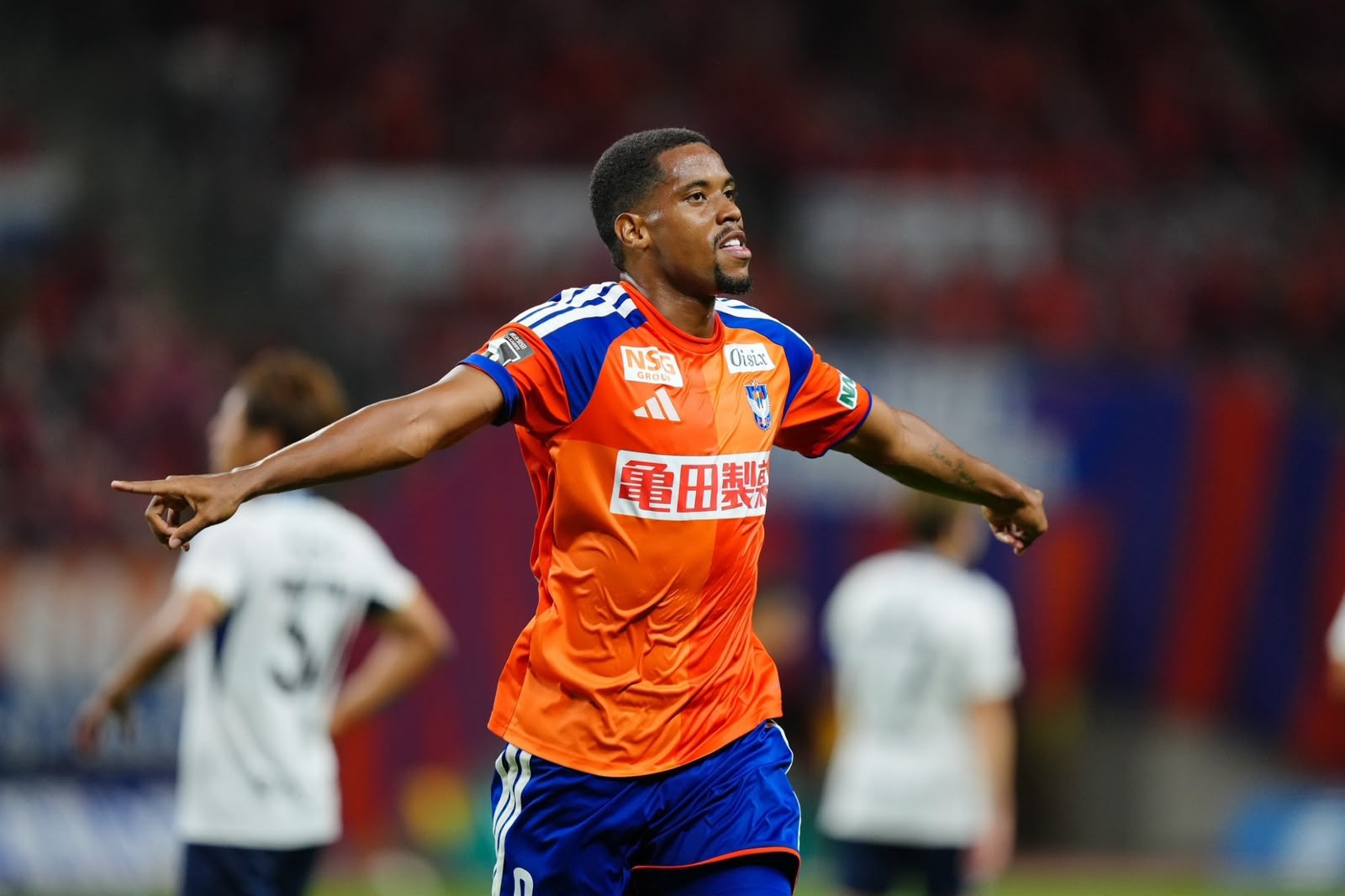 Ex-CSA, Iury Castilho marca primeiro gol pelo Albirex Niigata e é eleito craque da partida