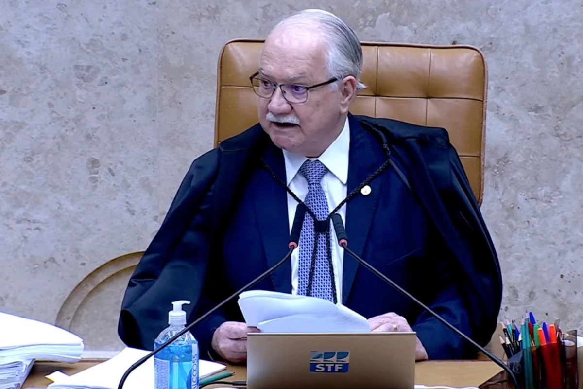Fachin adia sessão no STF que analisaria atuação de Mendonça