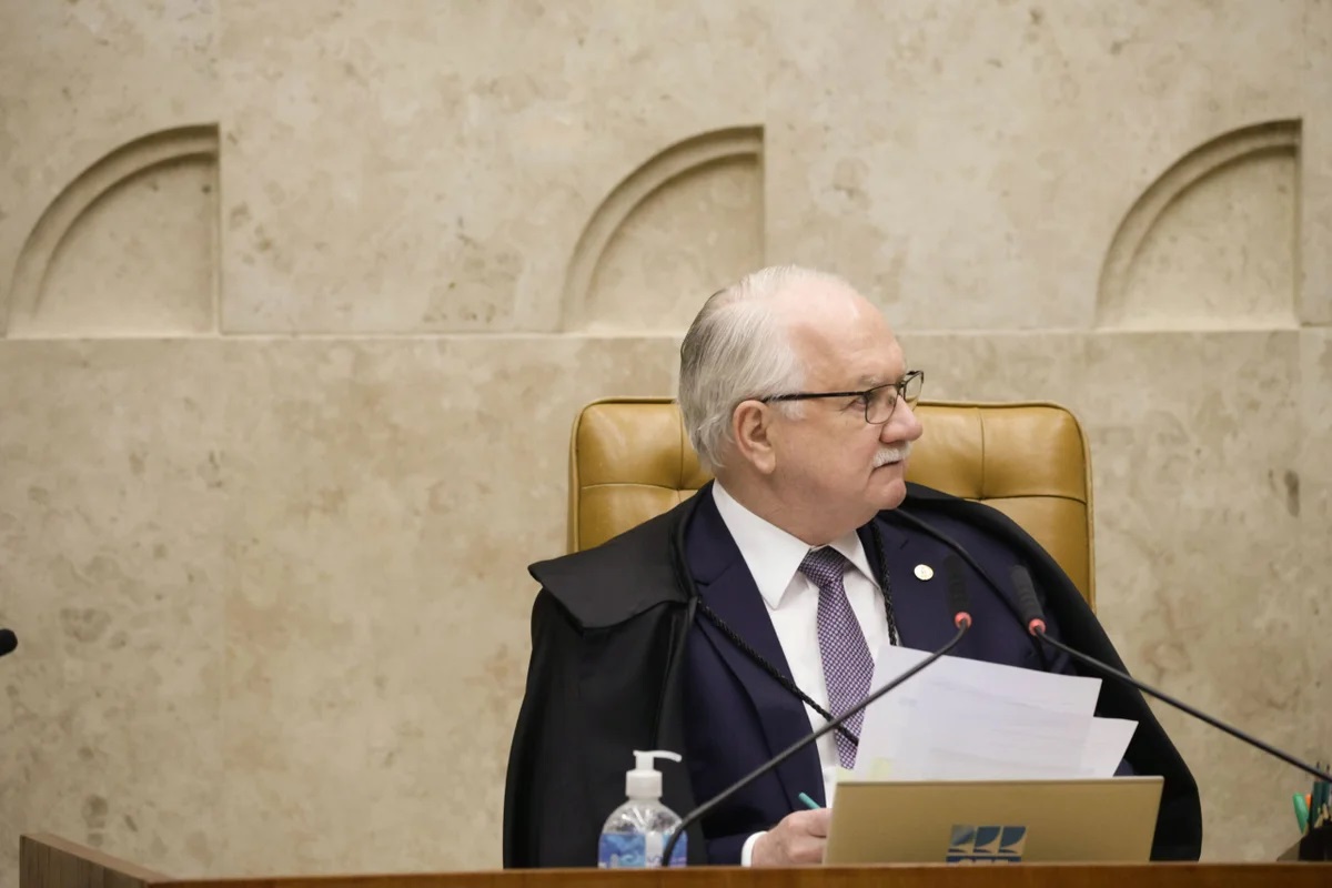 Fachin determina que PGR e Mendonça se manifestem sobre acusações de Moraes