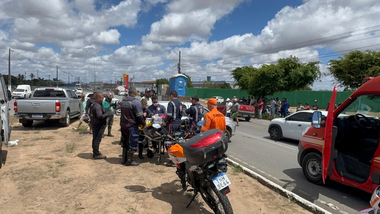 Grave acidente envolvendo dois veículos deixa 2 pessoas feridas em Arapiraca