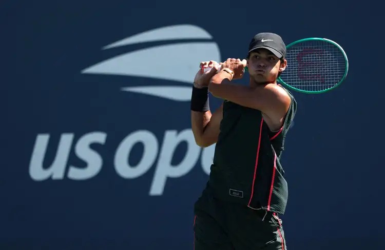 Guto Miguel leva virada e fica com o vice do US Open Juvenil