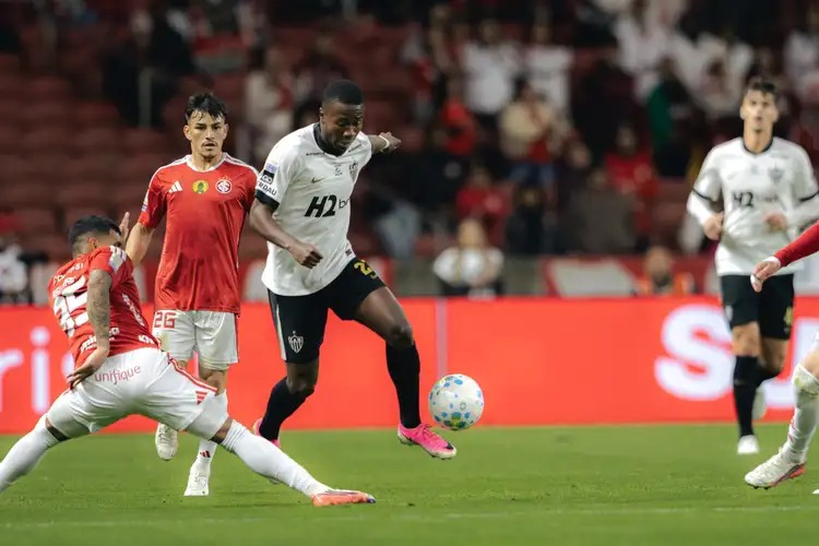 Internacional e Atlético empatam sem gols no Beira-Rio pelo Brasileirão
