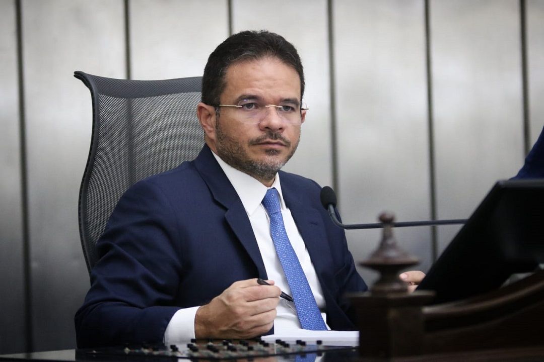 “Lave sua boca. És minúsculo”: Marcelo Victor reage a JHC após debate da TV Gazeta