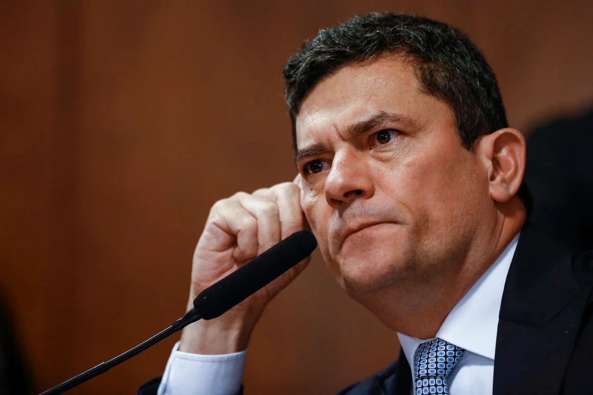 Lula foi omisso e Mendonça não teve alternativa, diz Moro sobre troca na PF