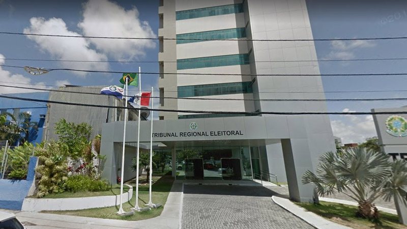 Maceió paga R$ 1,45 mi a dirigentes e anuncia em rádios ligadas a JHC