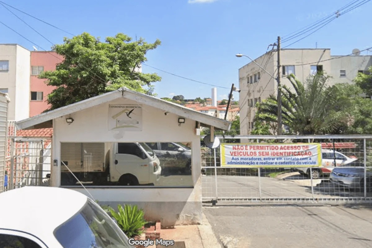 Mãe é presa após abandonar filhos por 5 dias para viajar