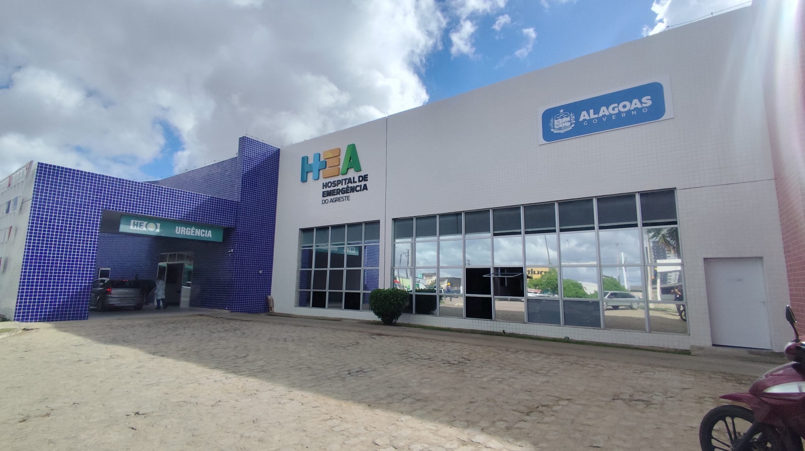 Ex pula muro de casa e ataca atual companheiro da mulher com tesoura em Palmeira