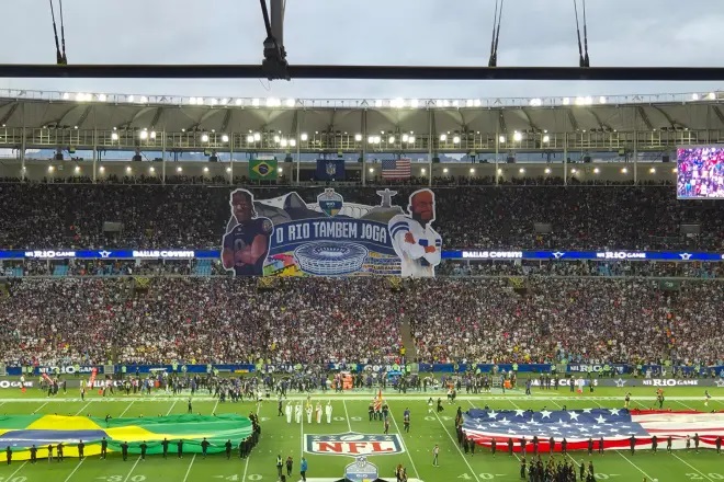 NFL Rio Game: torcida faz mosaico 3D antes de Cowboys x Ravens no Maracanã