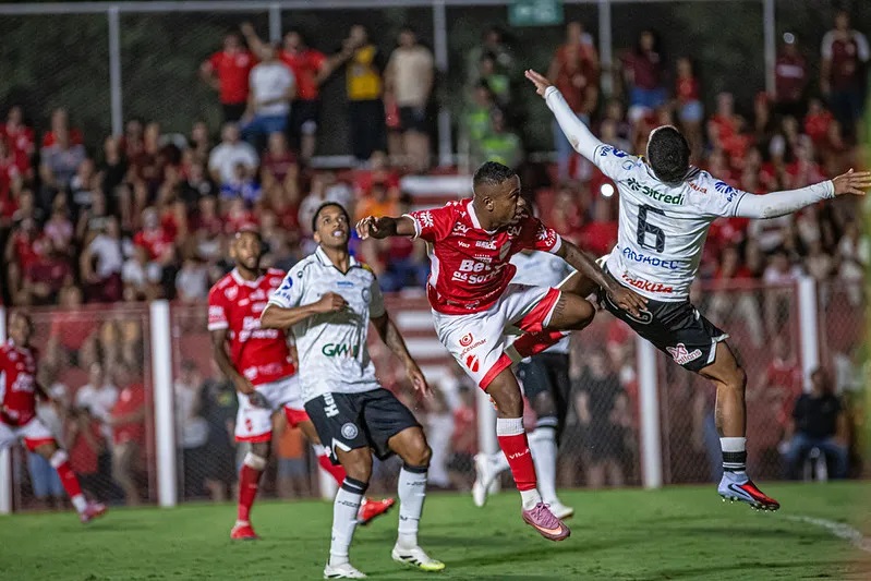 Operário-PR x Vila Nova - Onde assistir, escalações e arbitragem