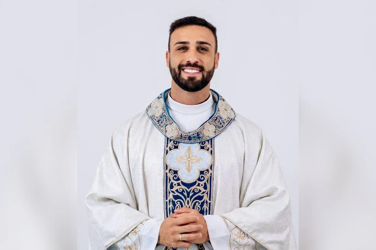 "Padre galã": saiba quem é o sacerdote que viralizou pela aparência