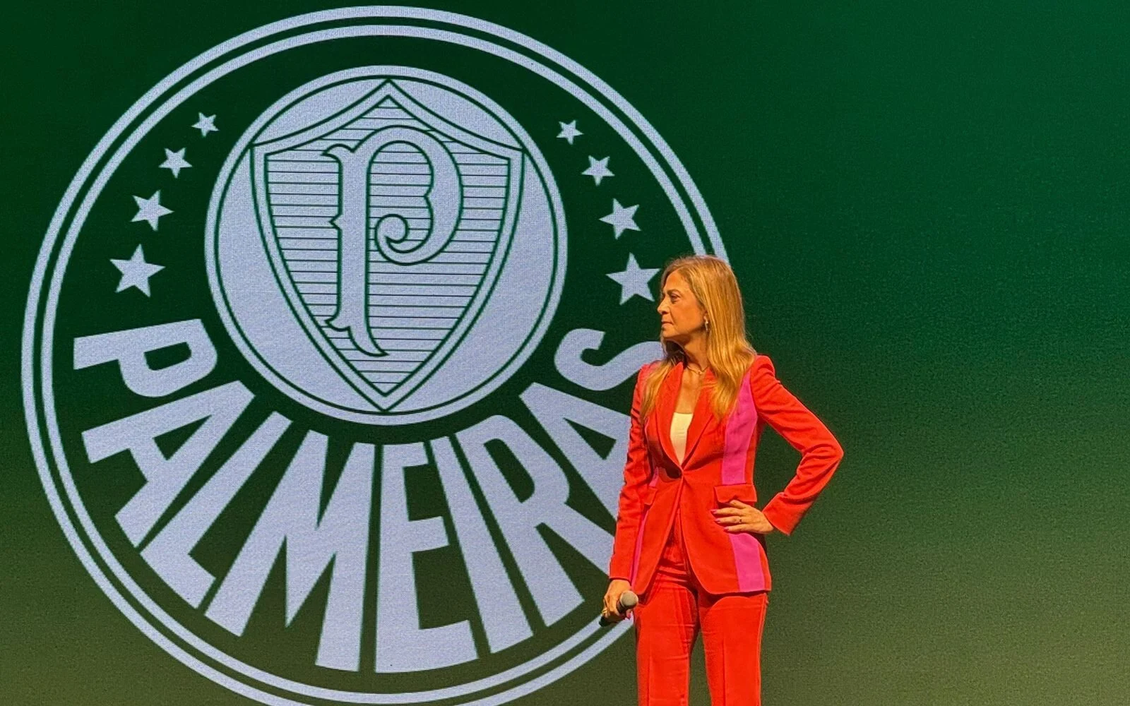 Palmeiras registra novo déficit e conta com vendas para equilibrar caixa