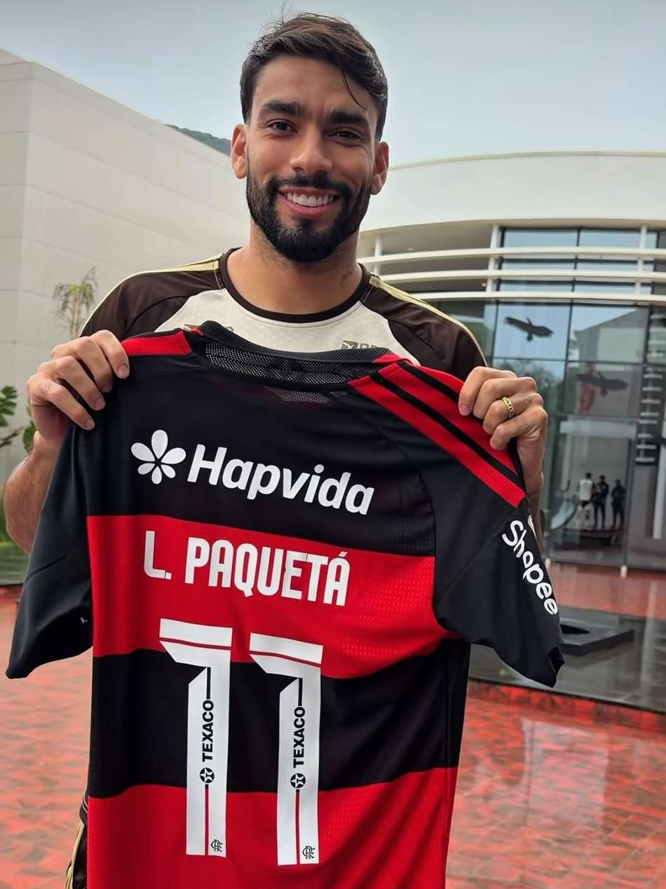 Paquetá troca de número e assume camisa histórica do Flamengo