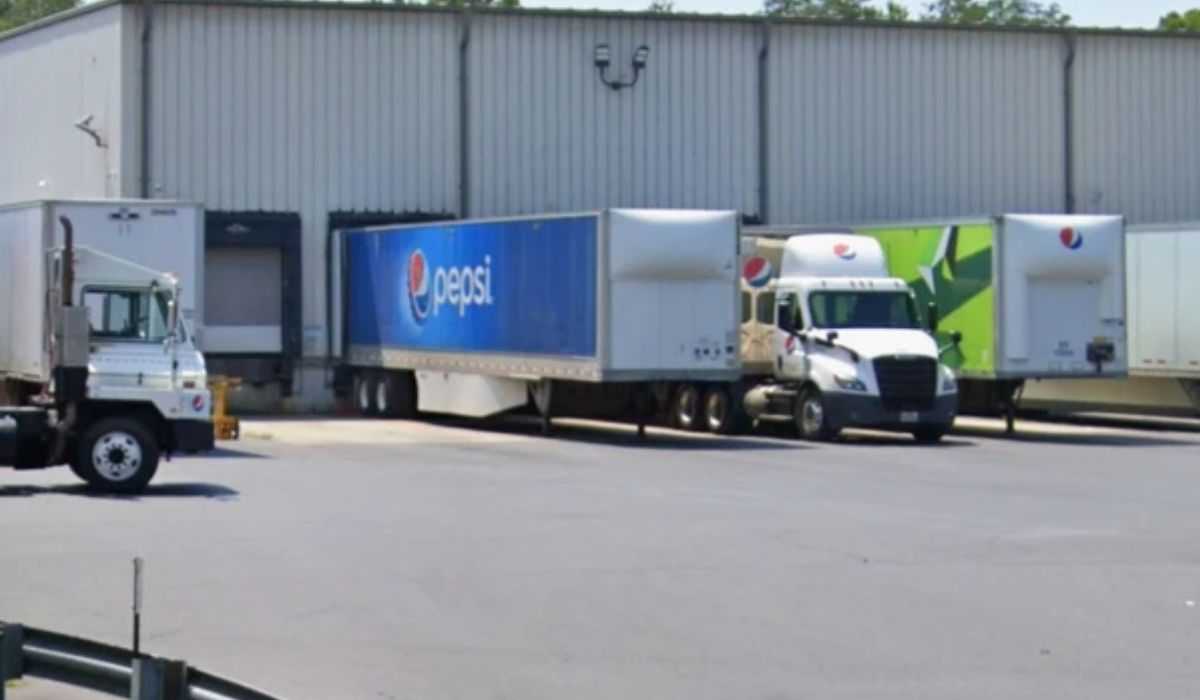 Pepsi demite 98 trabalhadores de uma só vez e cidade cobra respostas sobre fábrica histórica