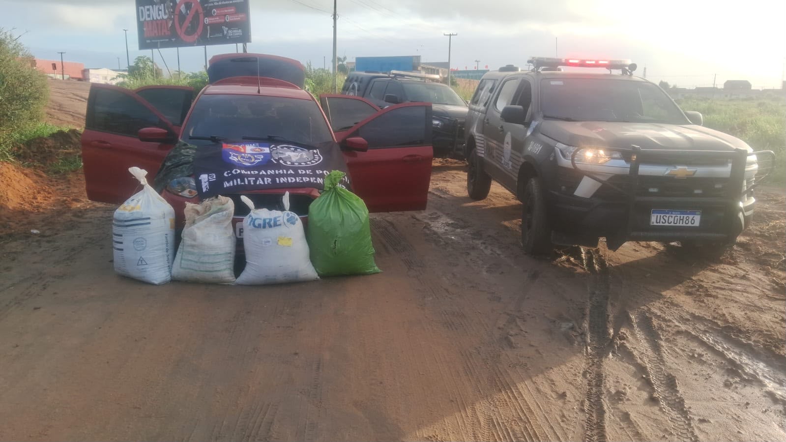 PM apreende 35 kg de maconha a caminho de Marechal Deodoro e prende dois